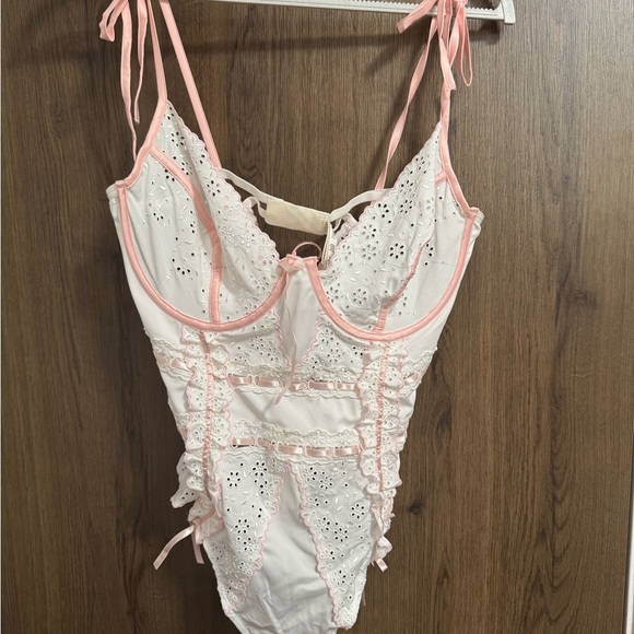 for love and lemons swirl eyelet body suit 38C - Picture 2 of 5